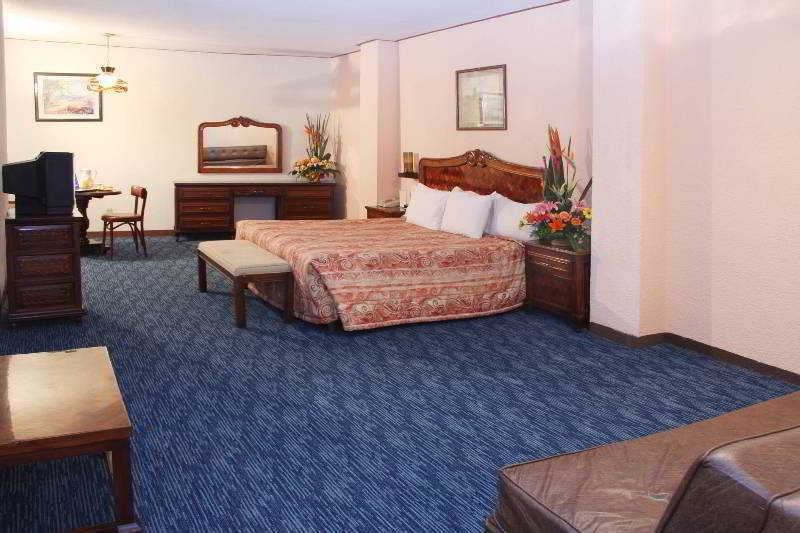 Hotel San Jorge Saltillo Habitación foto